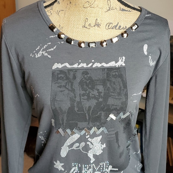 Amelia Austin size M/L gray glittery tunic - Picture 3 of 13